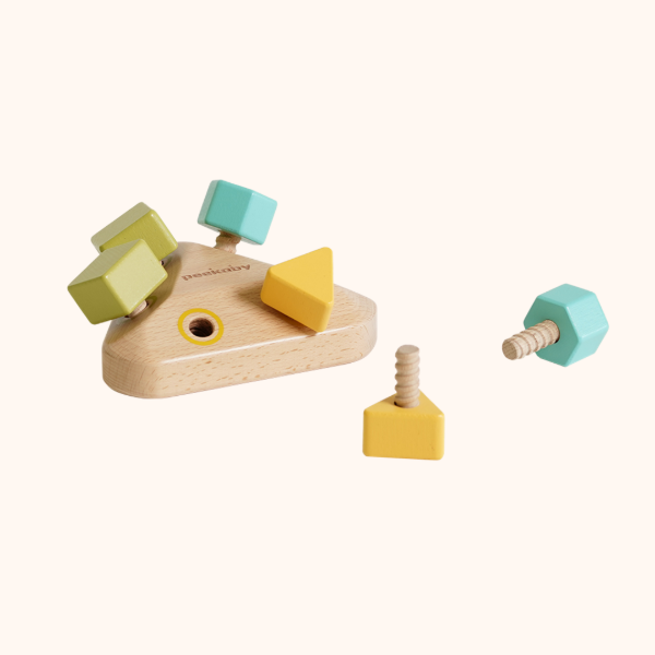 피카비 나사 끼우기